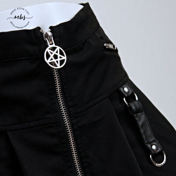 Killstar Killer Blaire B*tch Mini Mini Skirt Black Silver Women S - Picture 11 of 14